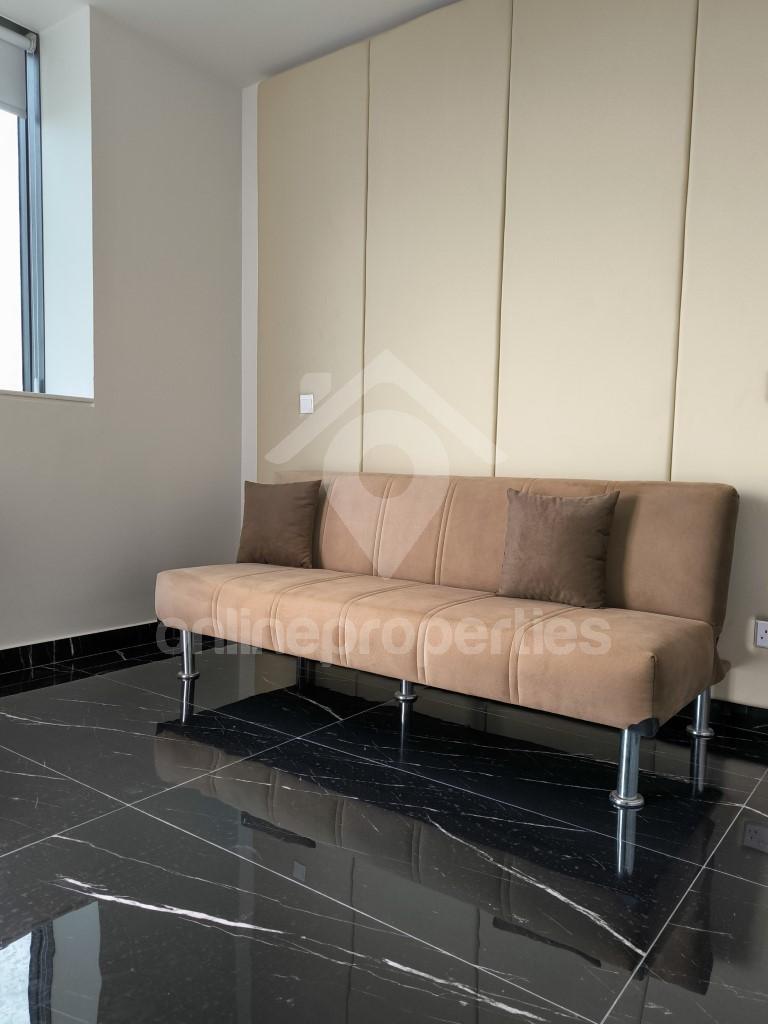 To change image, hover mouse over thumbnails below