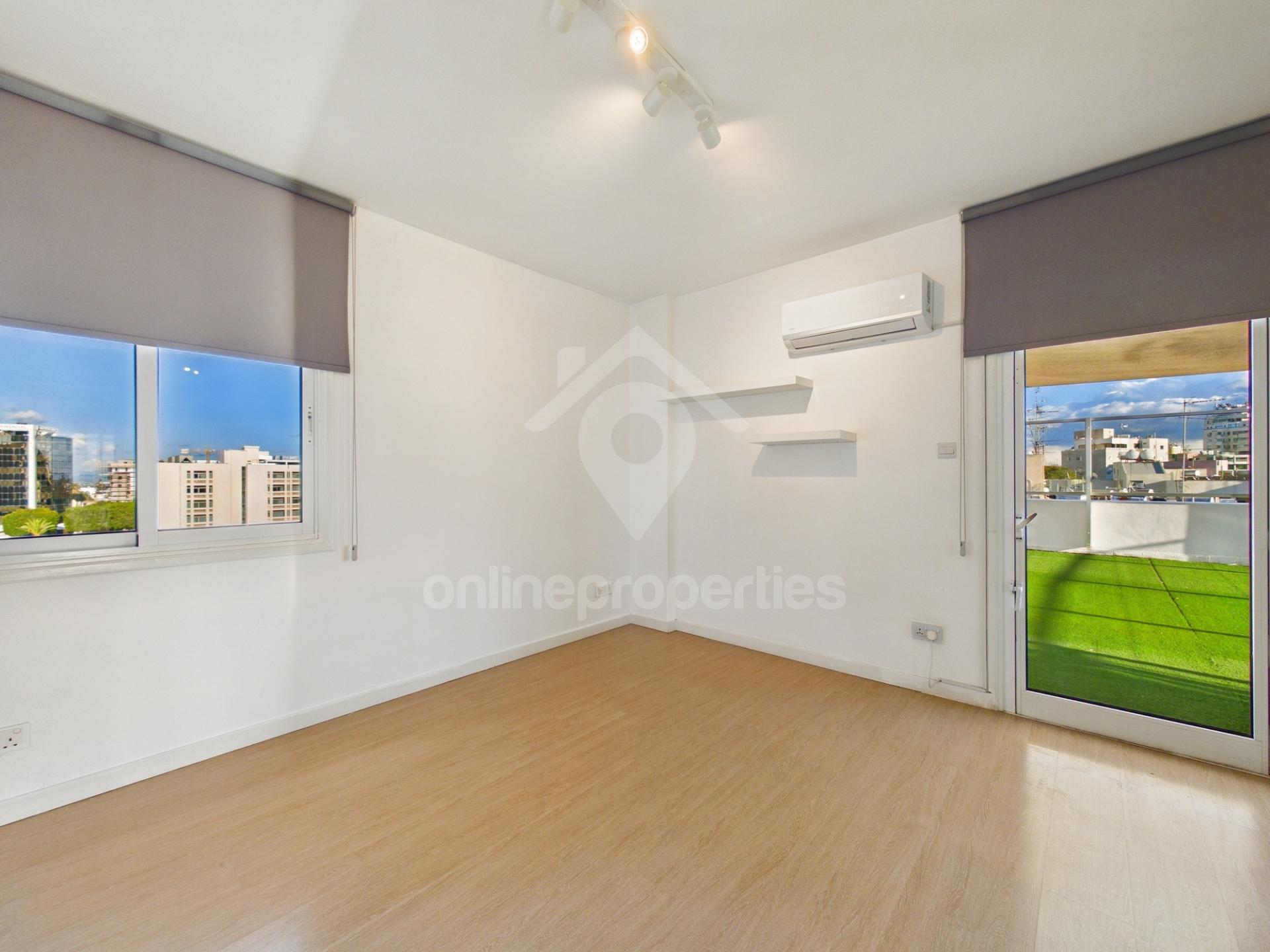 To change image, hover mouse over thumbnails below