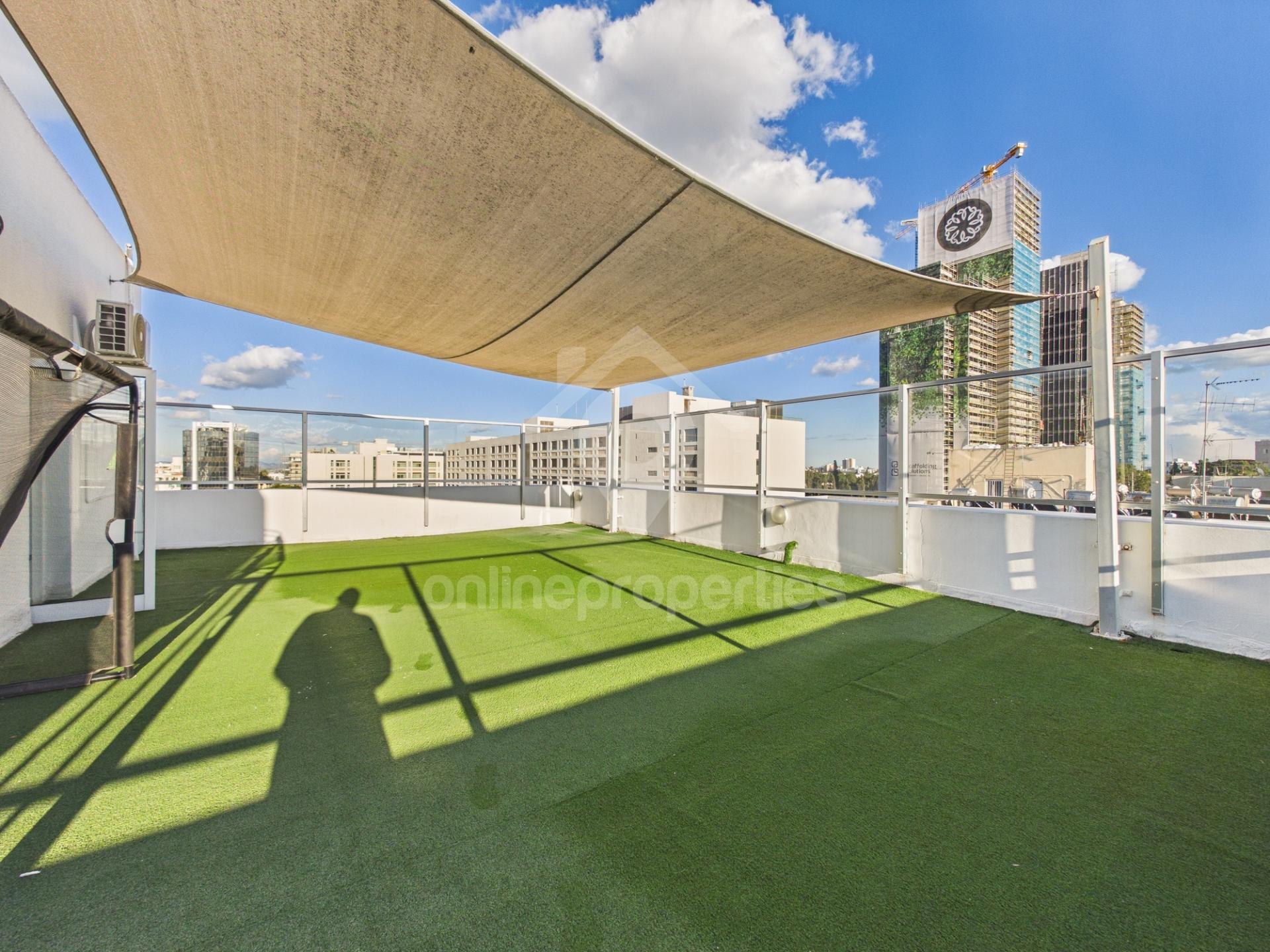 To change image, hover mouse over thumbnails below