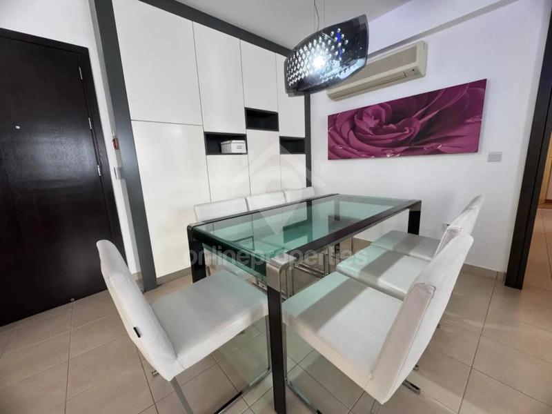 To change image, hover mouse over thumbnails below