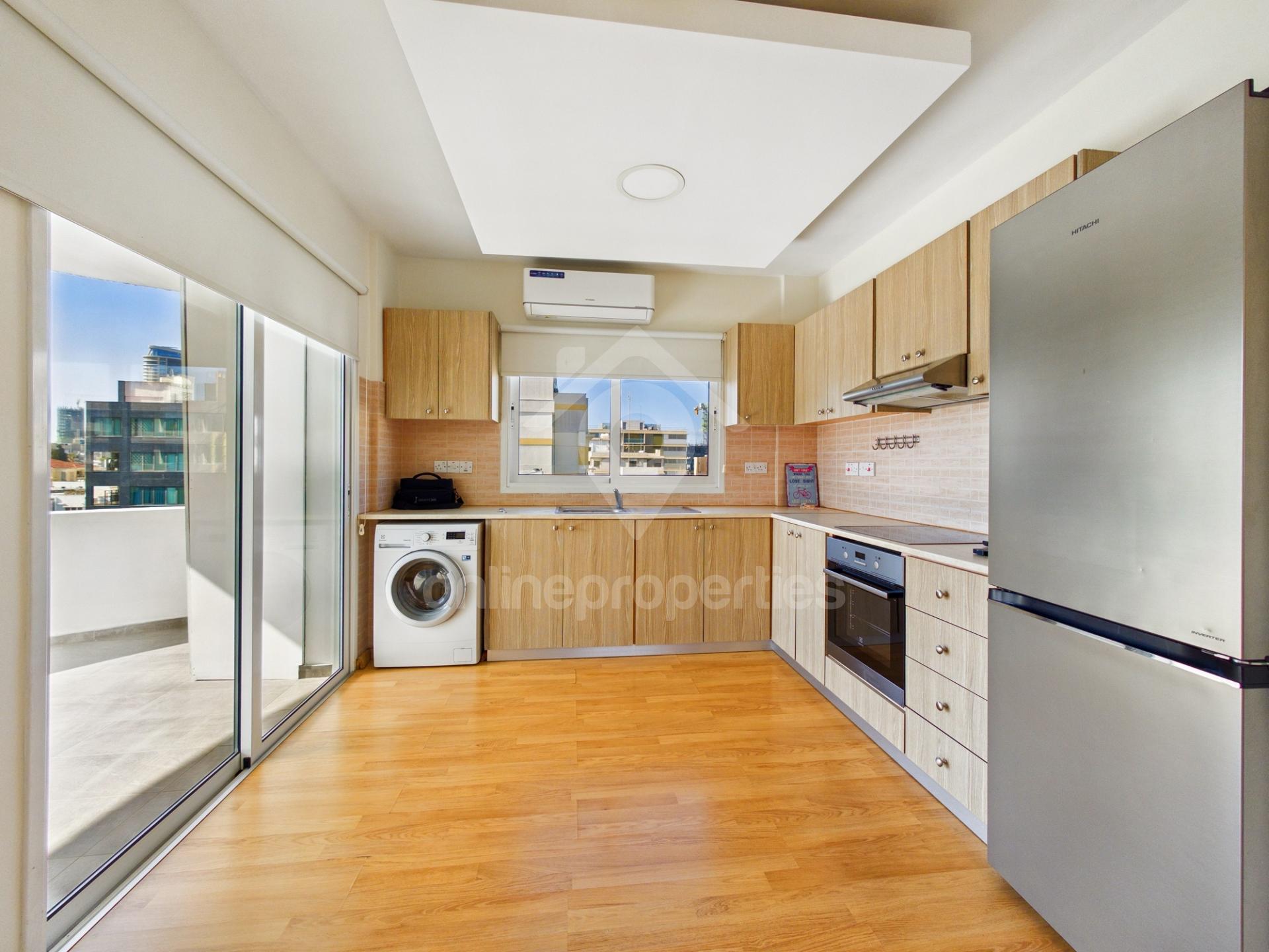 To change image, hover mouse over thumbnails below