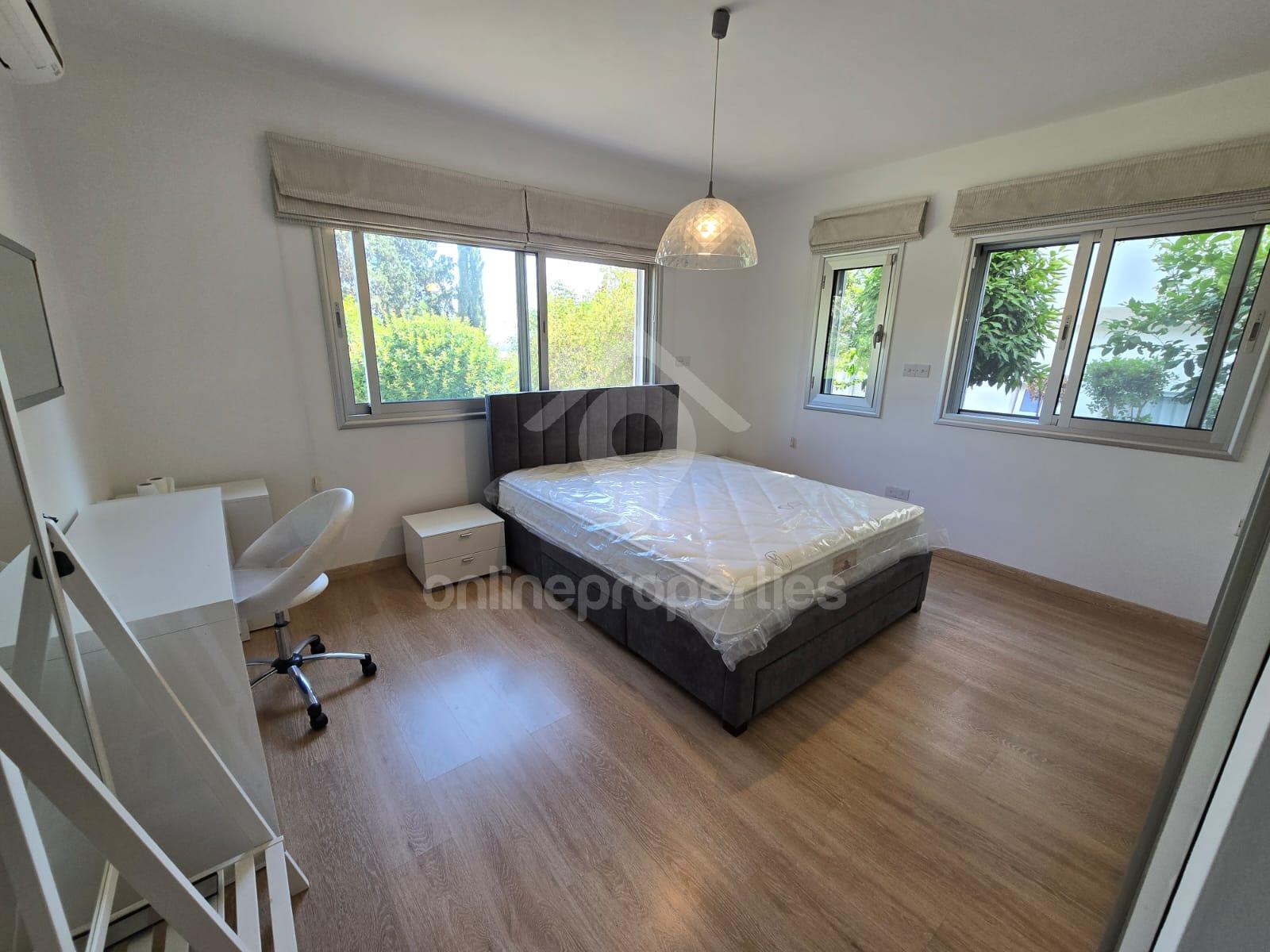 To change image, hover mouse over thumbnails below