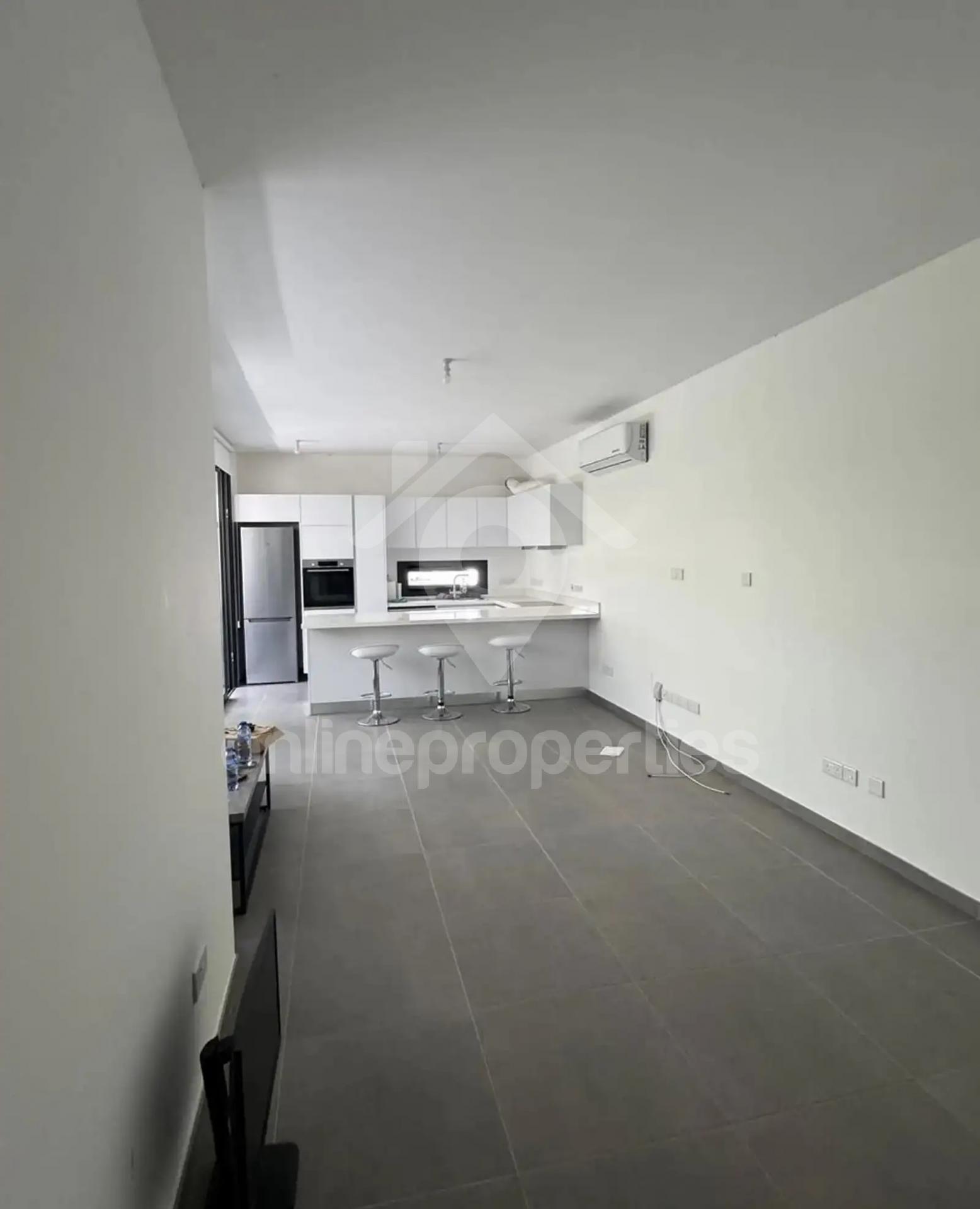 To change image, hover mouse over thumbnails below