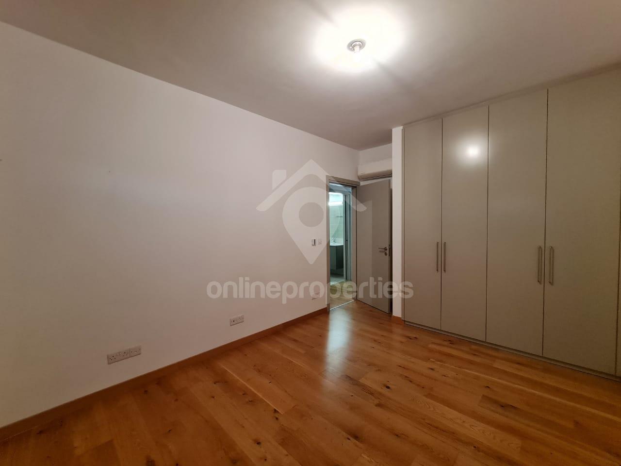 To change image, hover mouse over thumbnails below