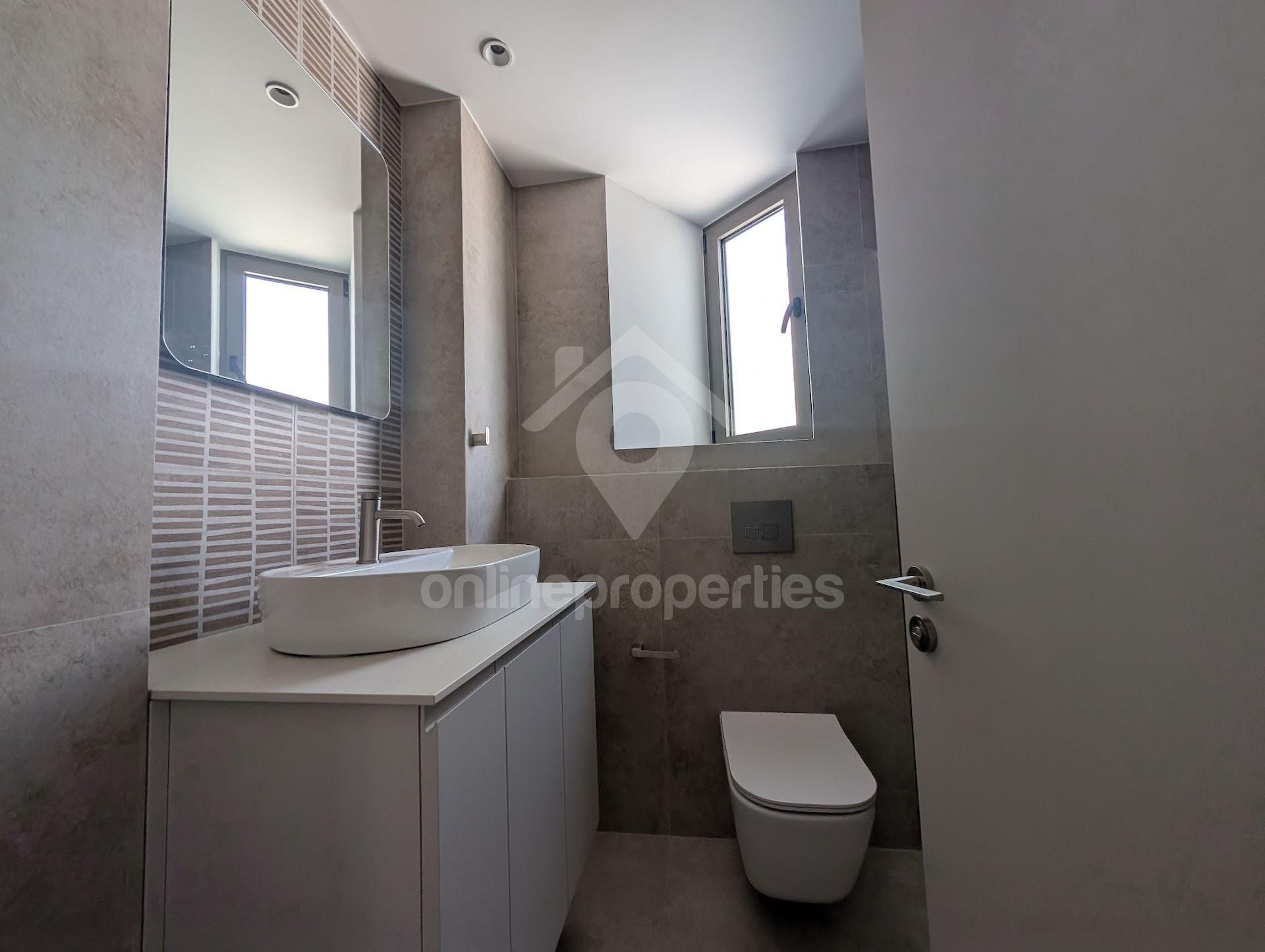 To change image, hover mouse over thumbnails below