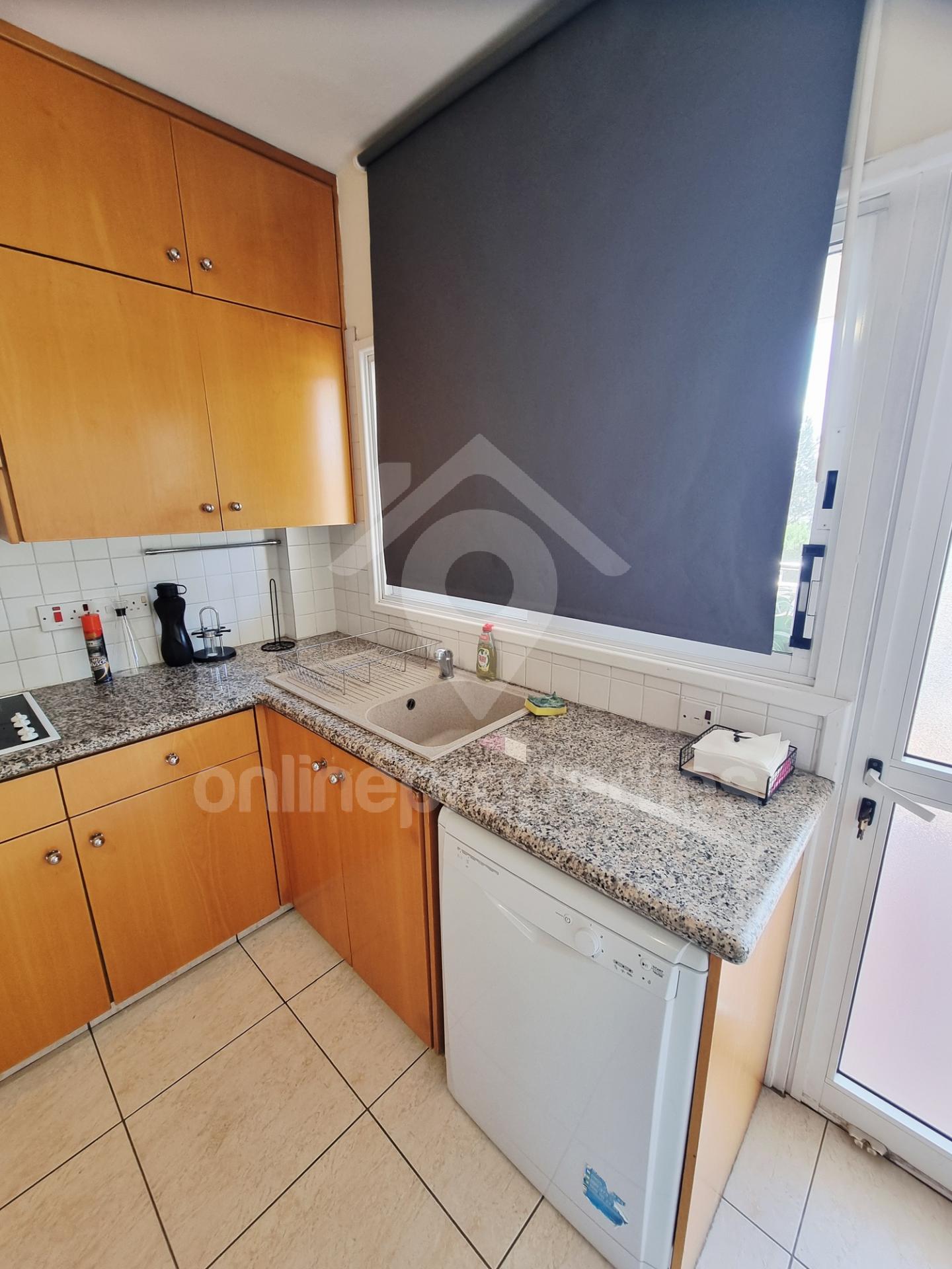 To change image, hover mouse over thumbnails below