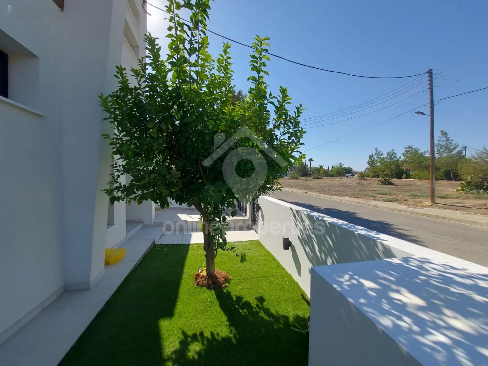 To change image, hover mouse over thumbnails below