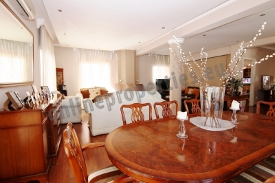 To change image, hover mouse over thumbnails below