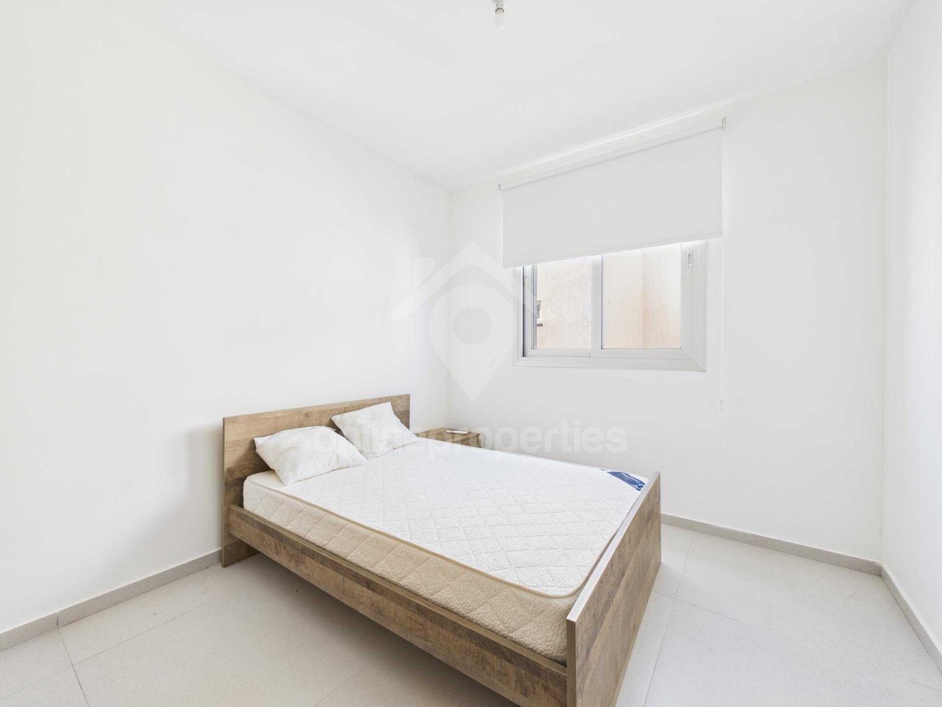 To change image, hover mouse over thumbnails below