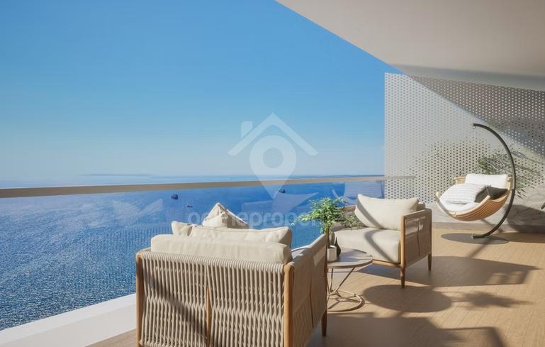 To change image, hover mouse over thumbnails below