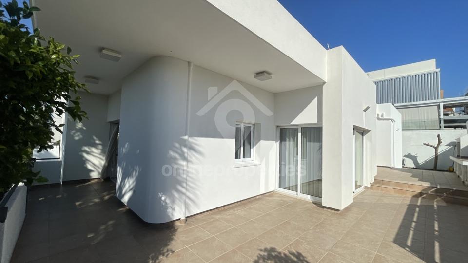 To change image, hover mouse over thumbnails below