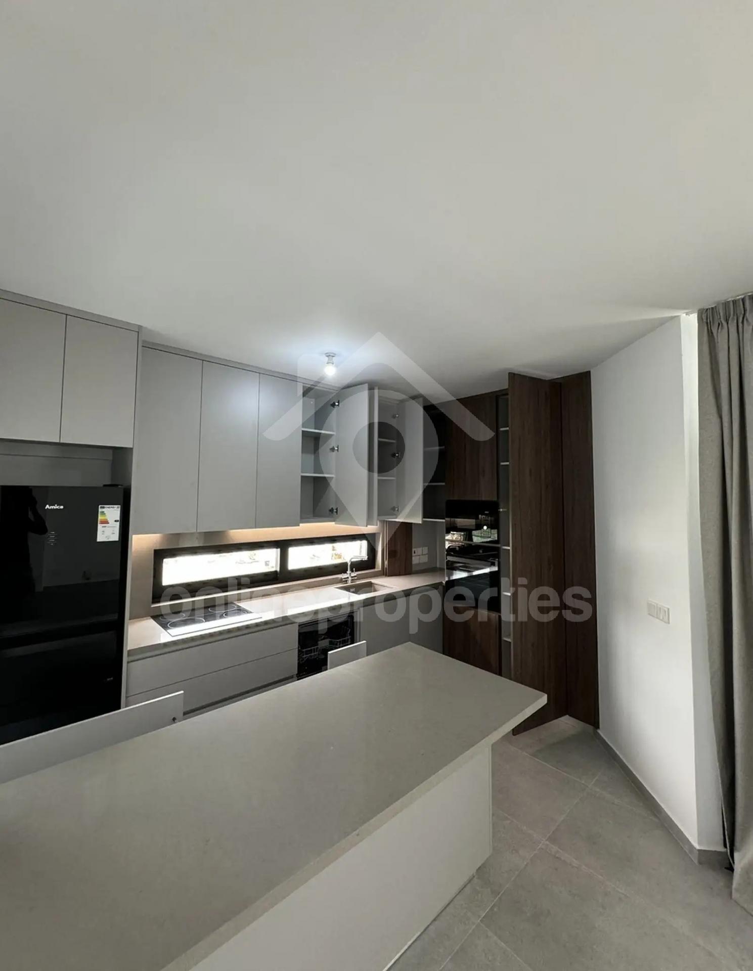 To change image, hover mouse over thumbnails below