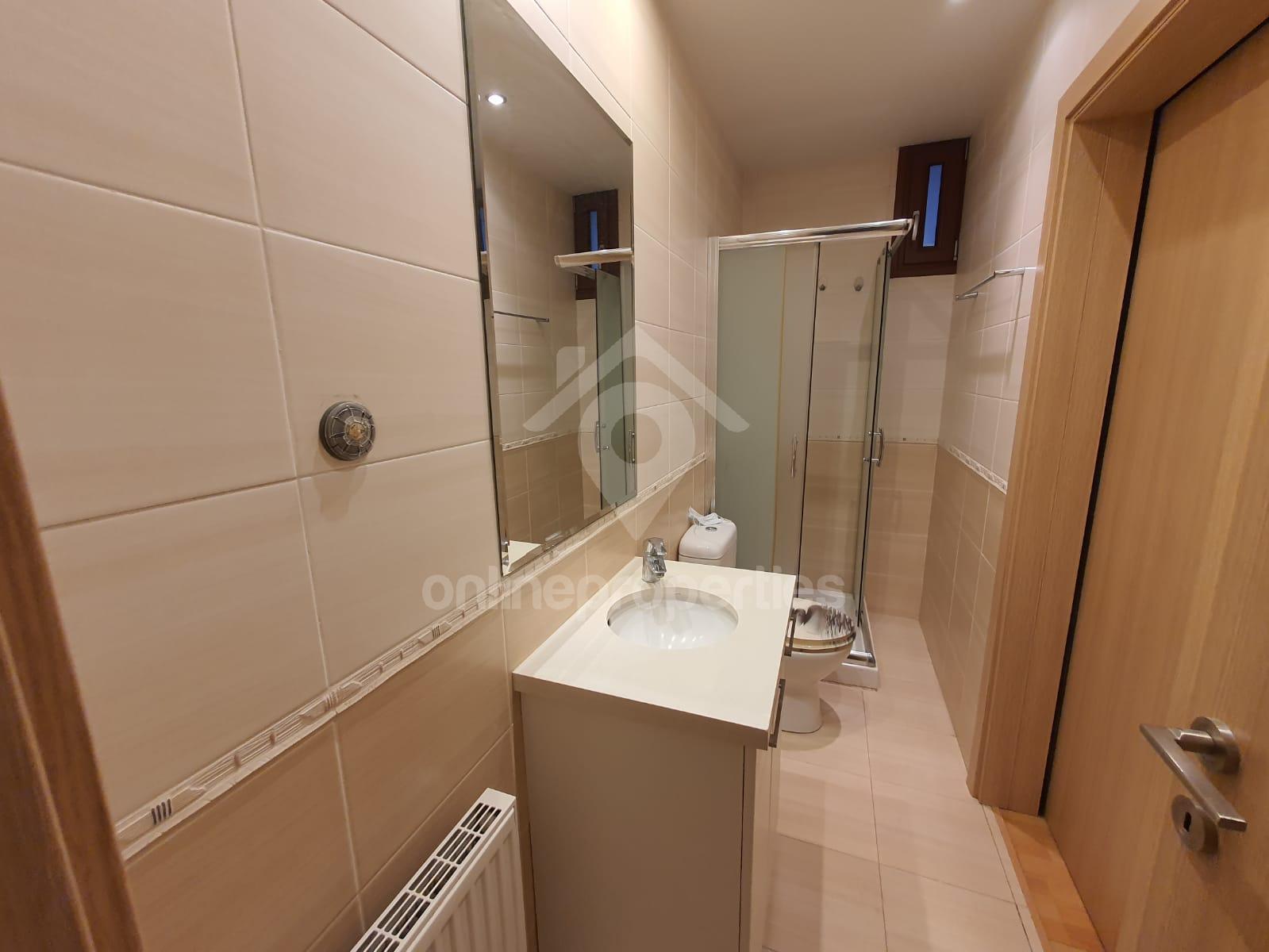 To change image, hover mouse over thumbnails below