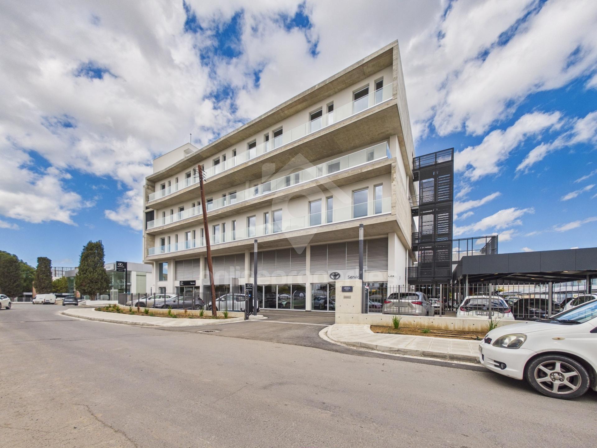 To change image, hover mouse over thumbnails below