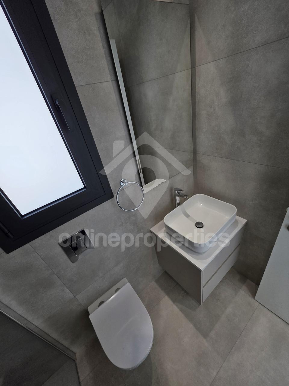 To change image, hover mouse over thumbnails below