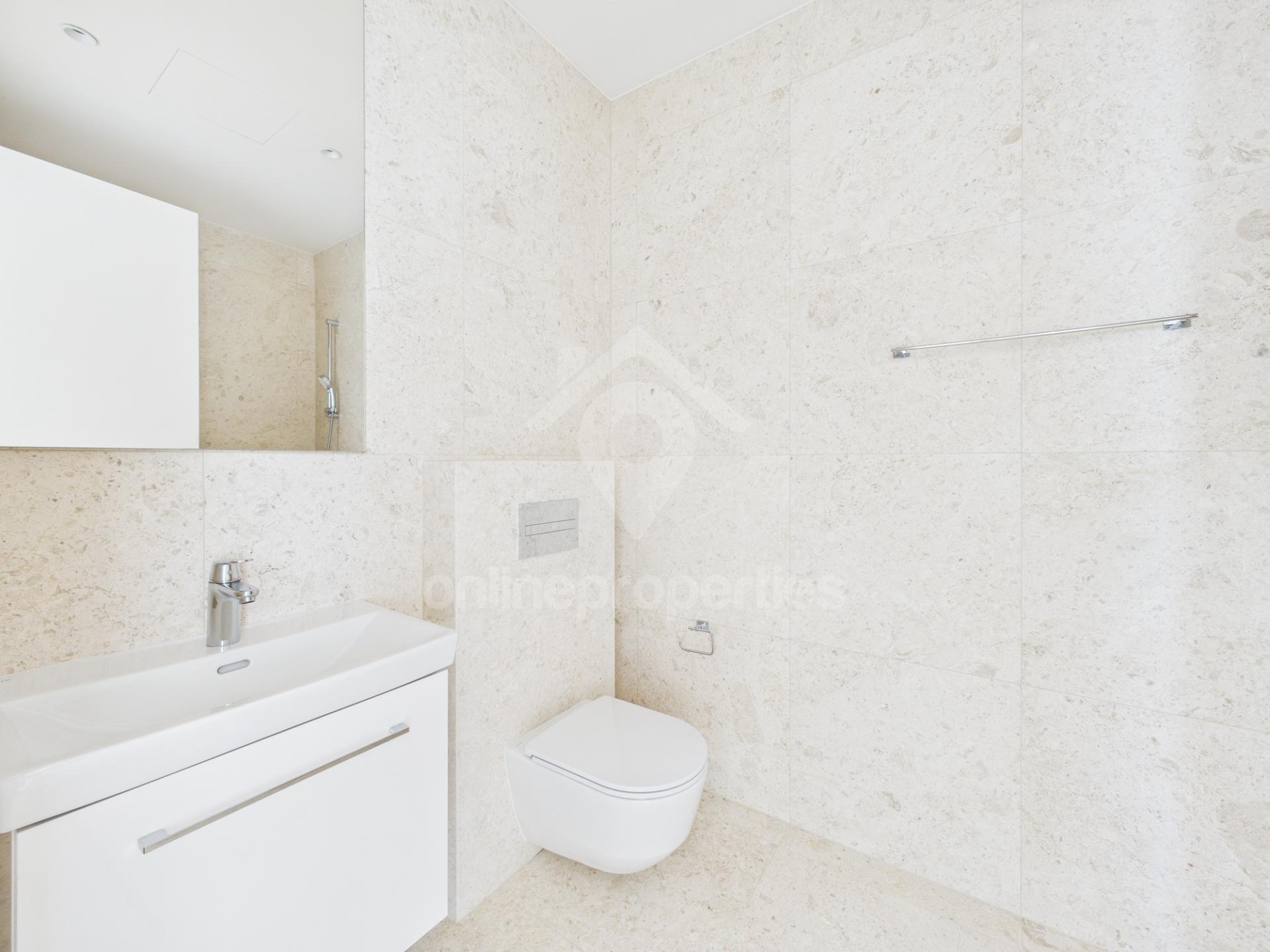 To change image, hover mouse over thumbnails below