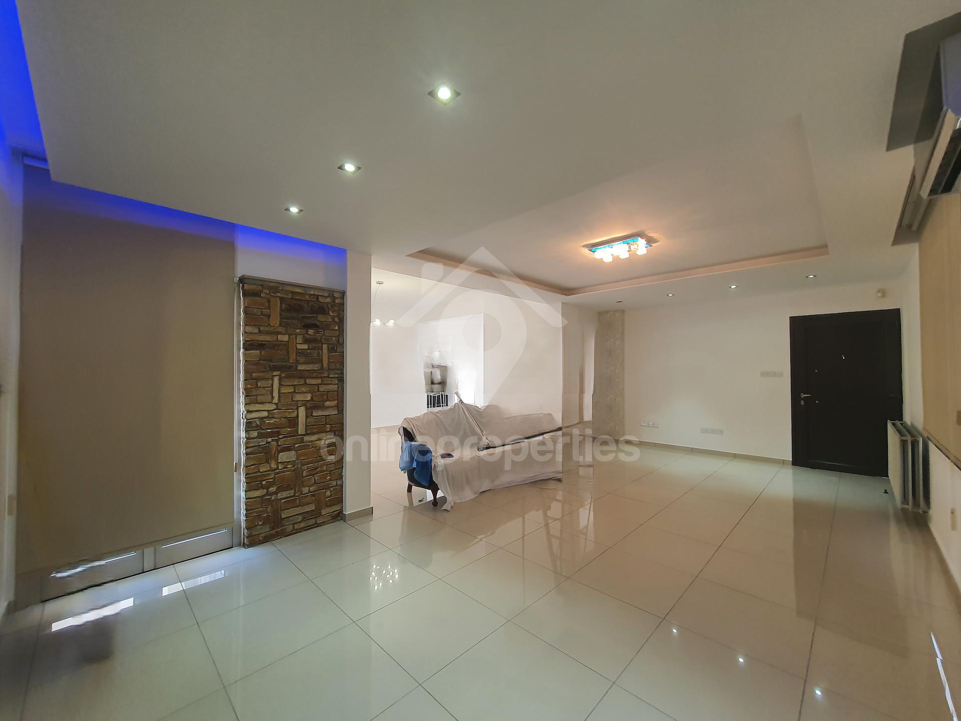 To change image, hover mouse over thumbnails below