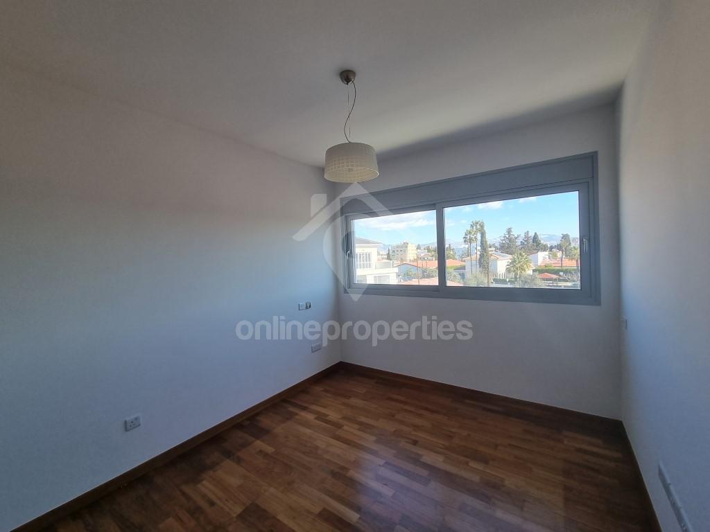 To change image, hover mouse over thumbnails below