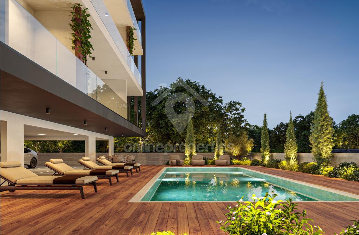 To change image, hover mouse over thumbnails below