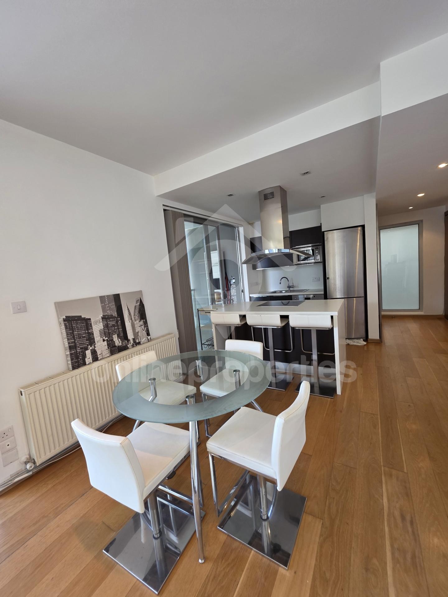 To change image, hover mouse over thumbnails below