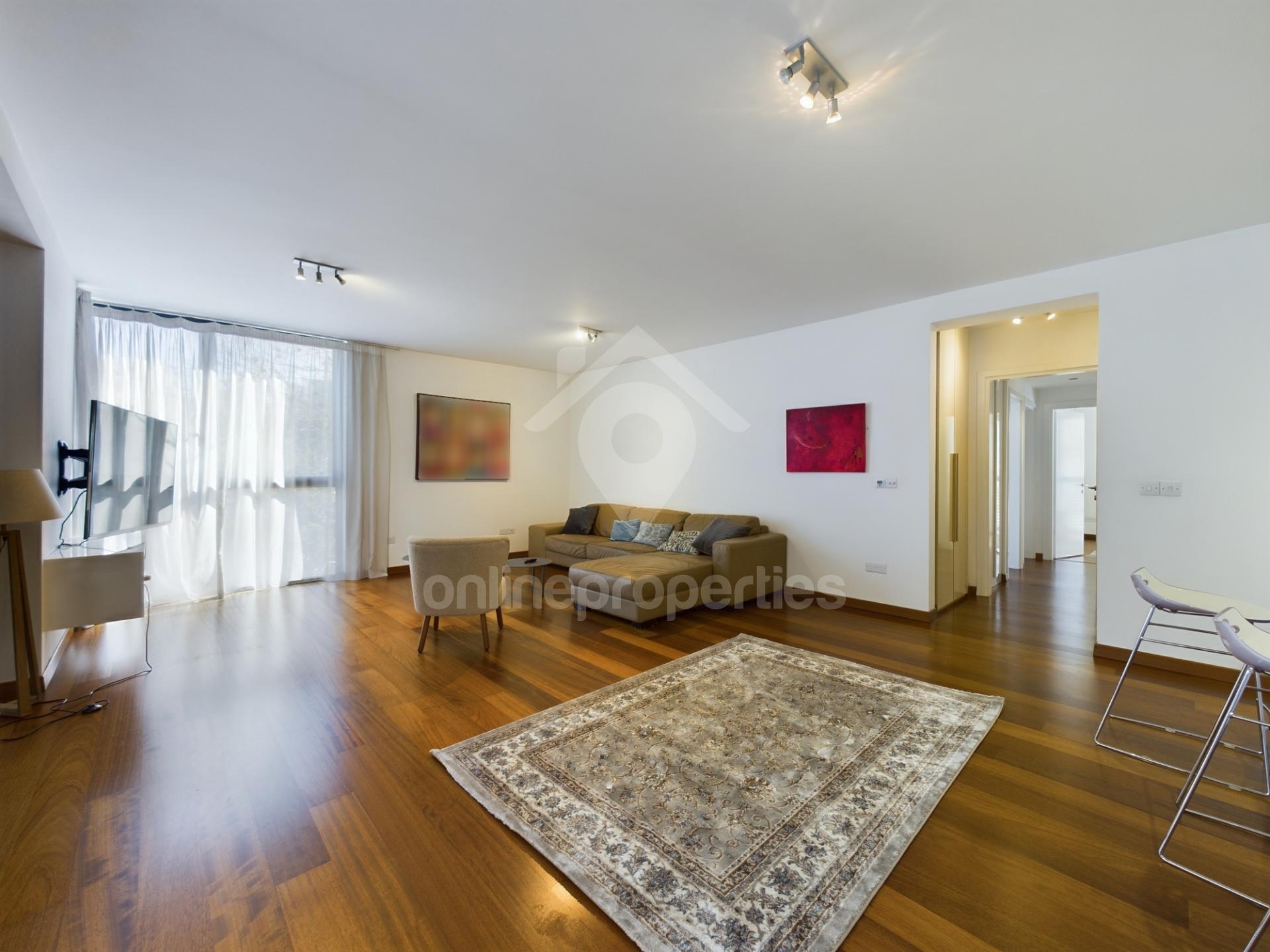 To change image, hover mouse over thumbnails below