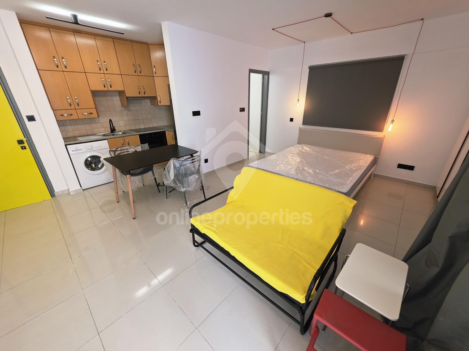 To change image, hover mouse over thumbnails below