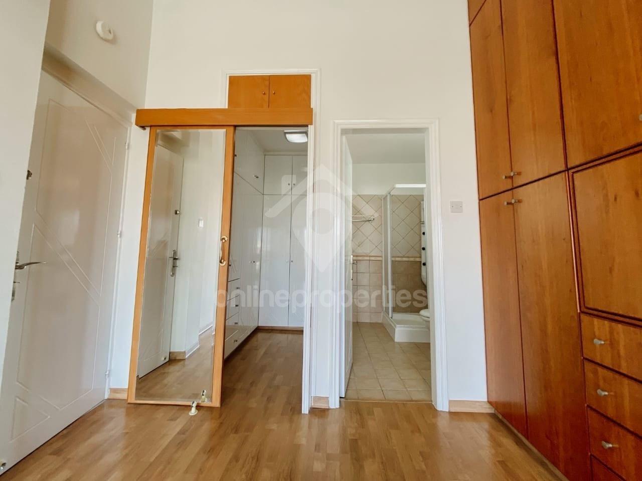 To change image, hover mouse over thumbnails below