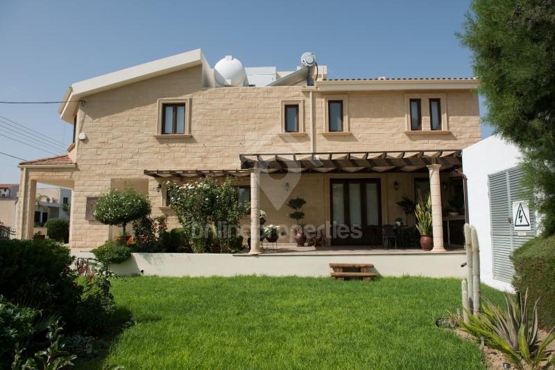 Beautiful 3bedroom furnished house close to Metro Supermarket