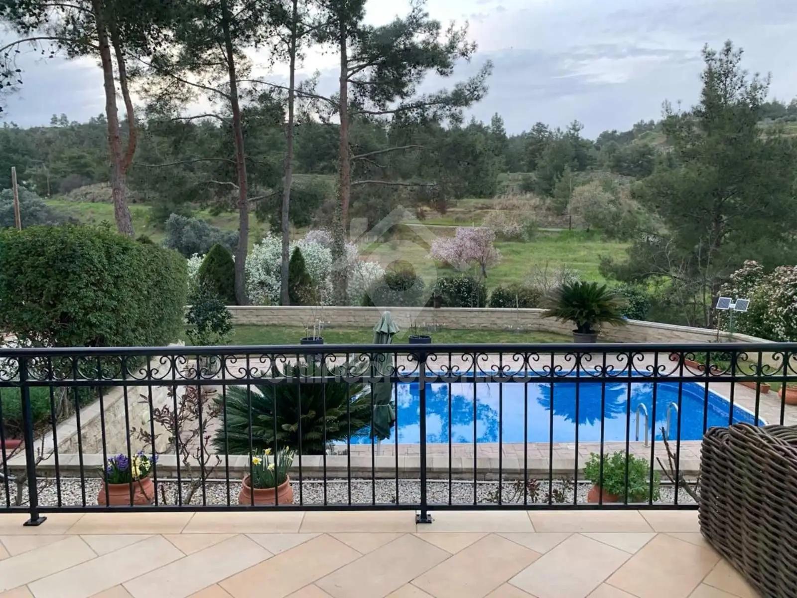 To change image, hover mouse over thumbnails below