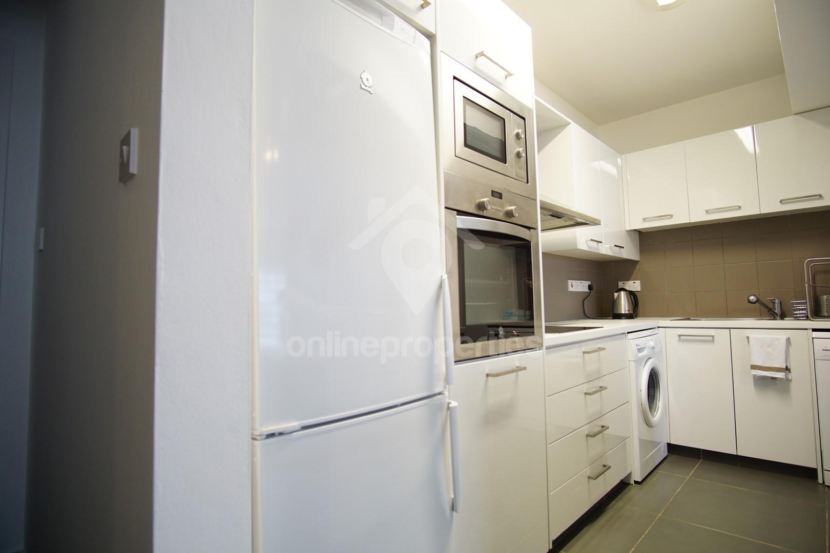 To change image, hover mouse over thumbnails below