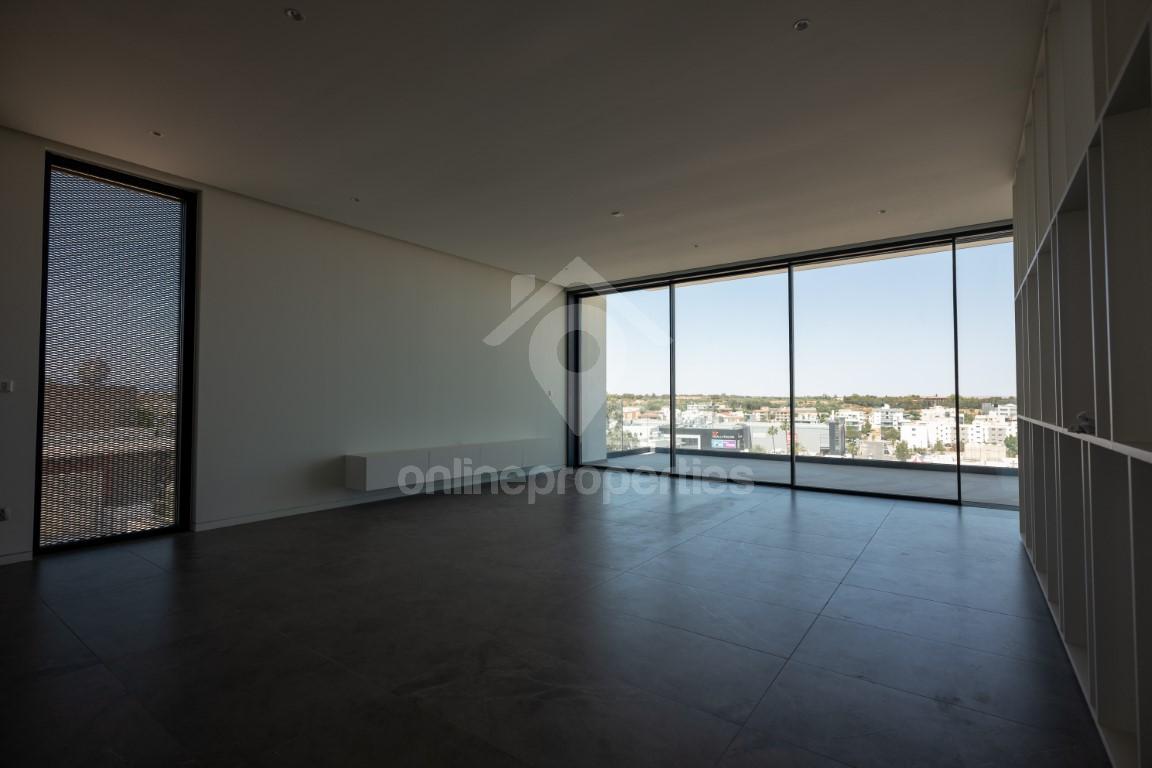 To change image, hover mouse over thumbnails below