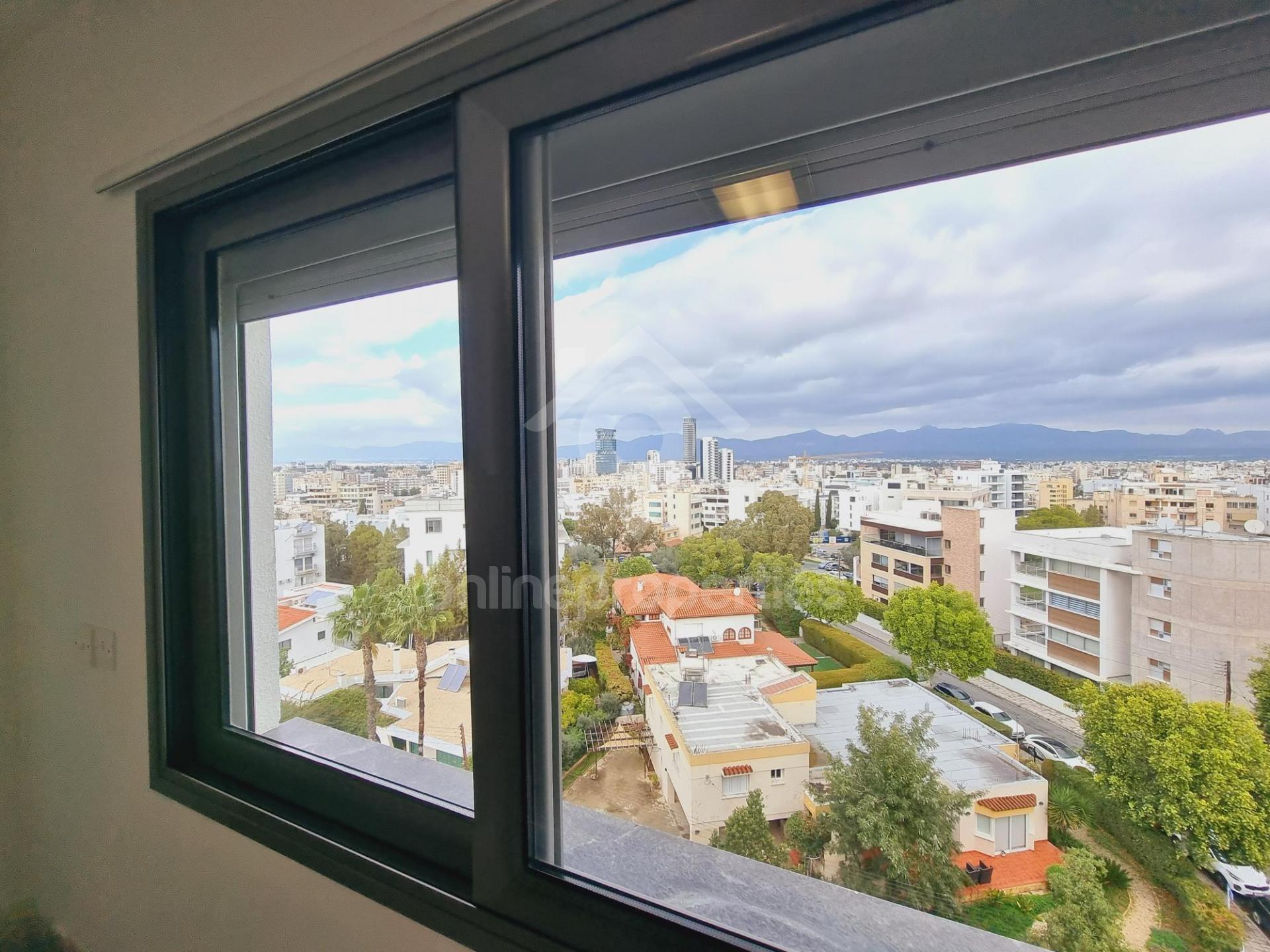 To change image, hover mouse over thumbnails below