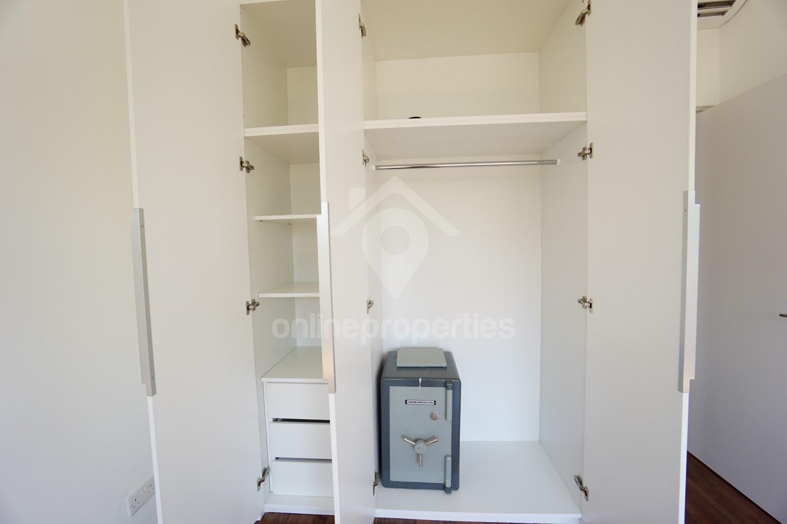 To change image, hover mouse over thumbnails below