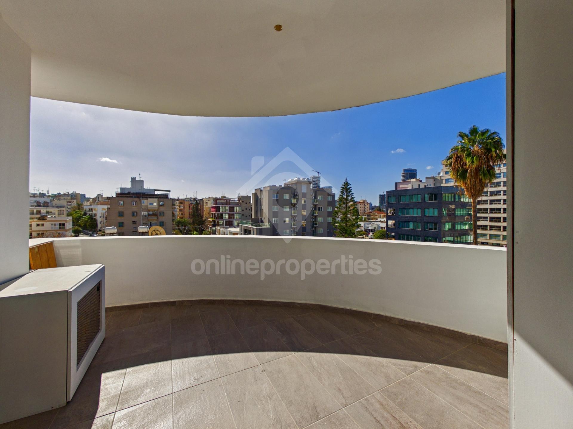 To change image, hover mouse over thumbnails below