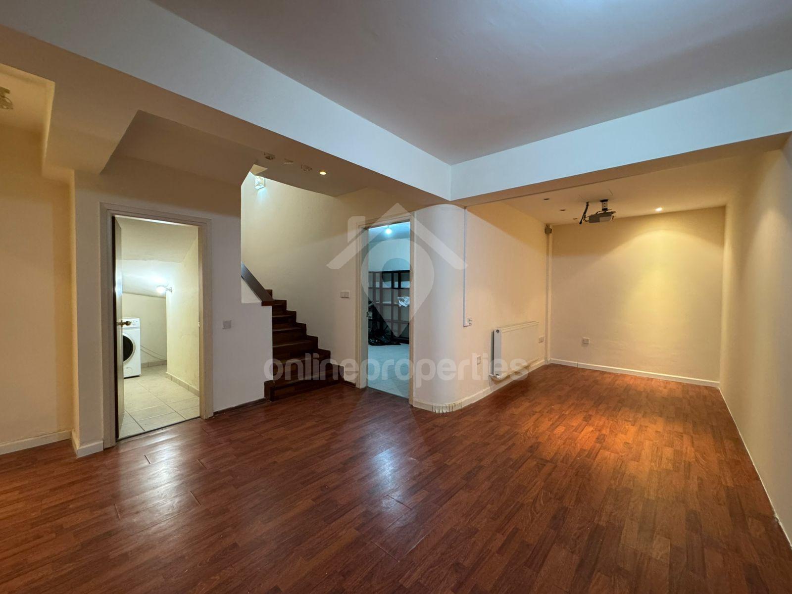 To change image, hover mouse over thumbnails below