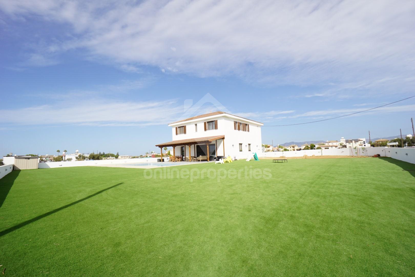 To change image, hover mouse over thumbnails below