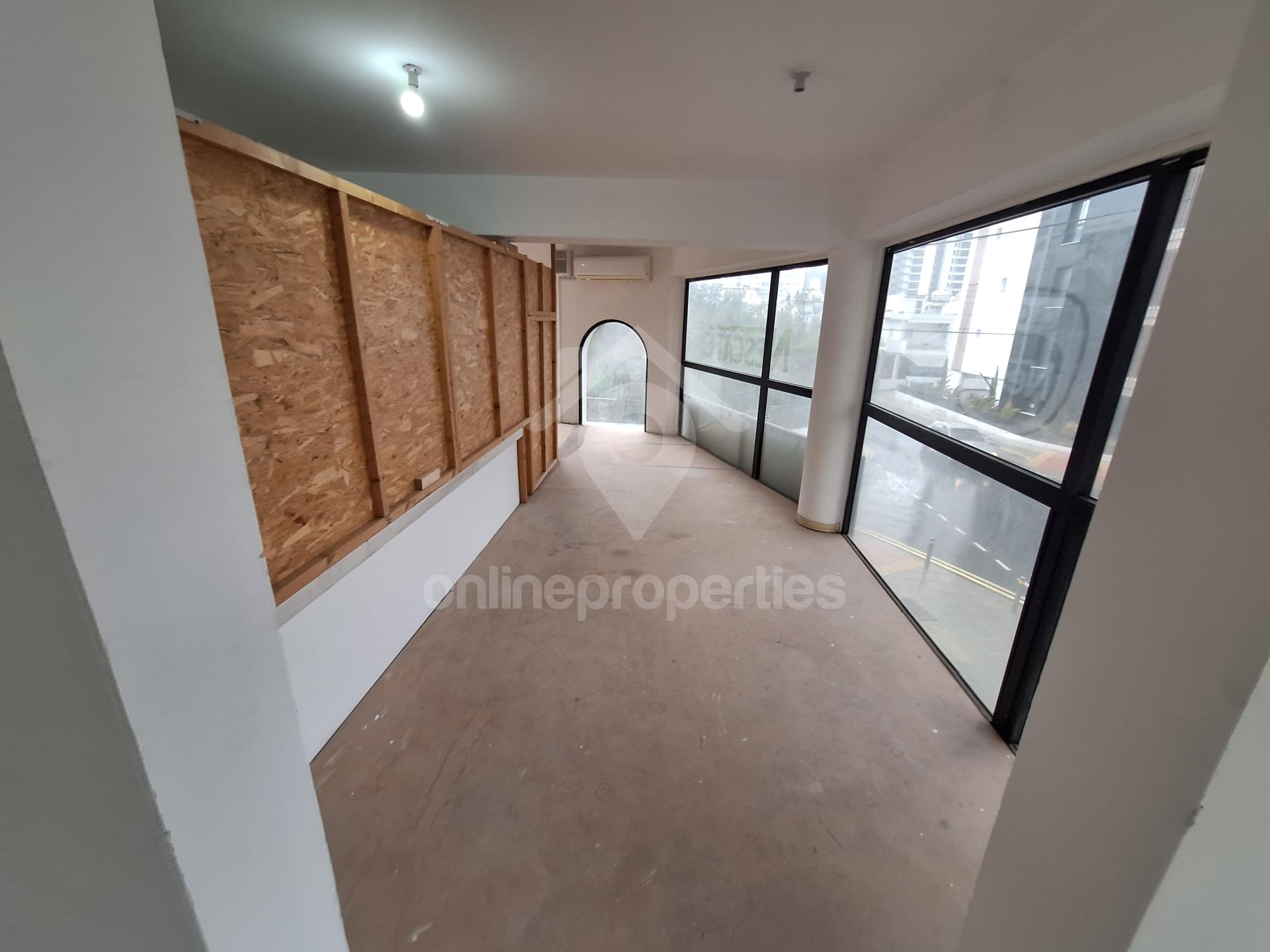 To change image, hover mouse over thumbnails below