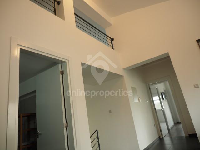 To change image, hover mouse over thumbnails below