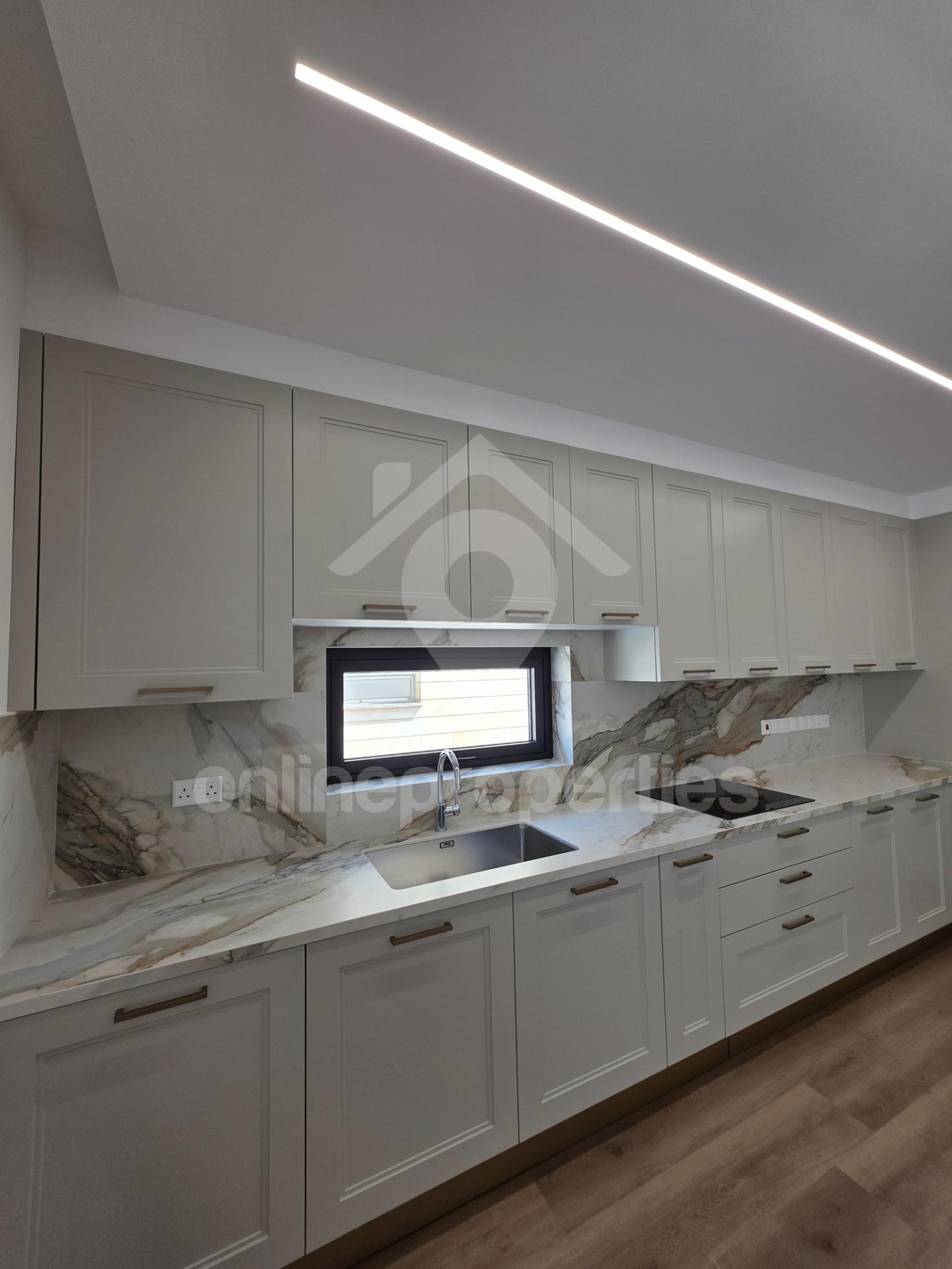 To change image, hover mouse over thumbnails below