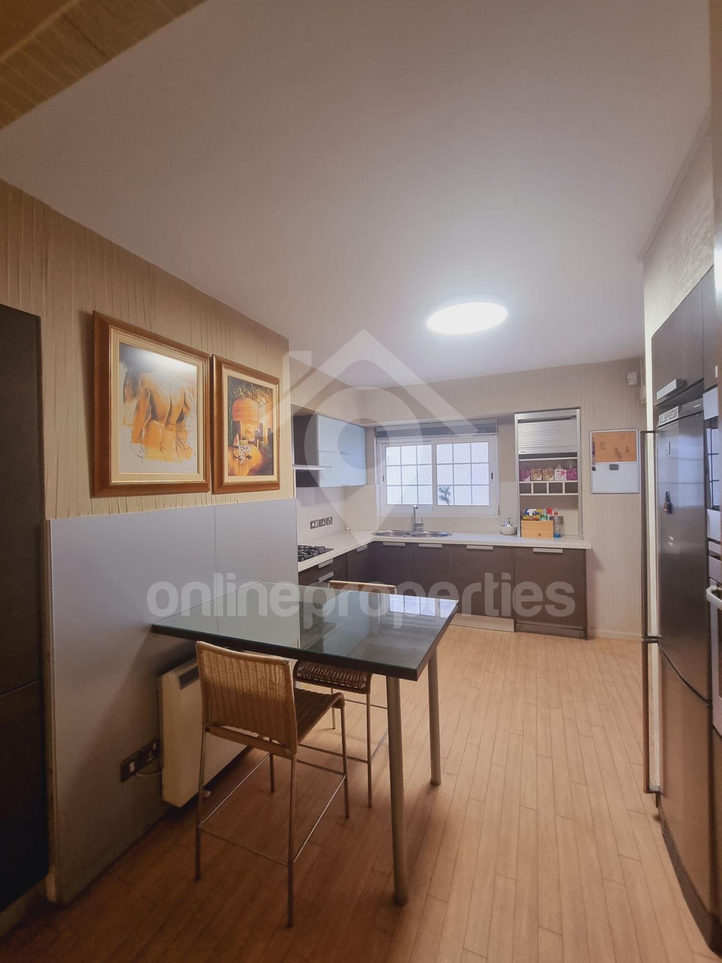 To change image, hover mouse over thumbnails below