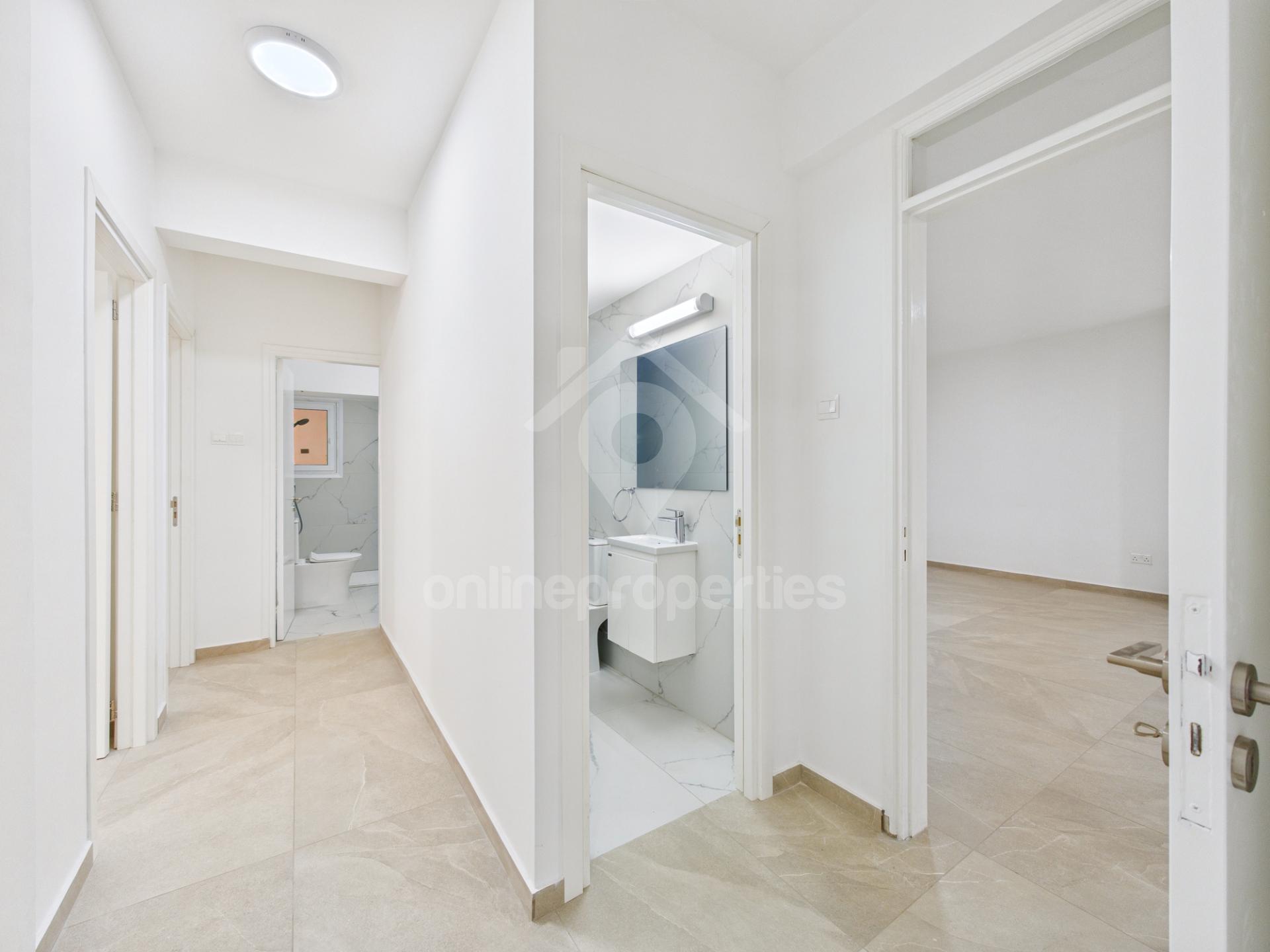 To change image, hover mouse over thumbnails below