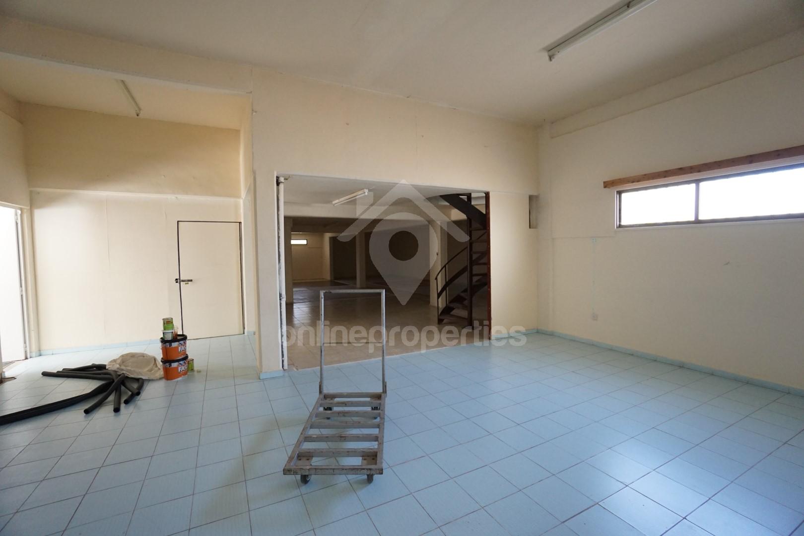 To change image, hover mouse over thumbnails below