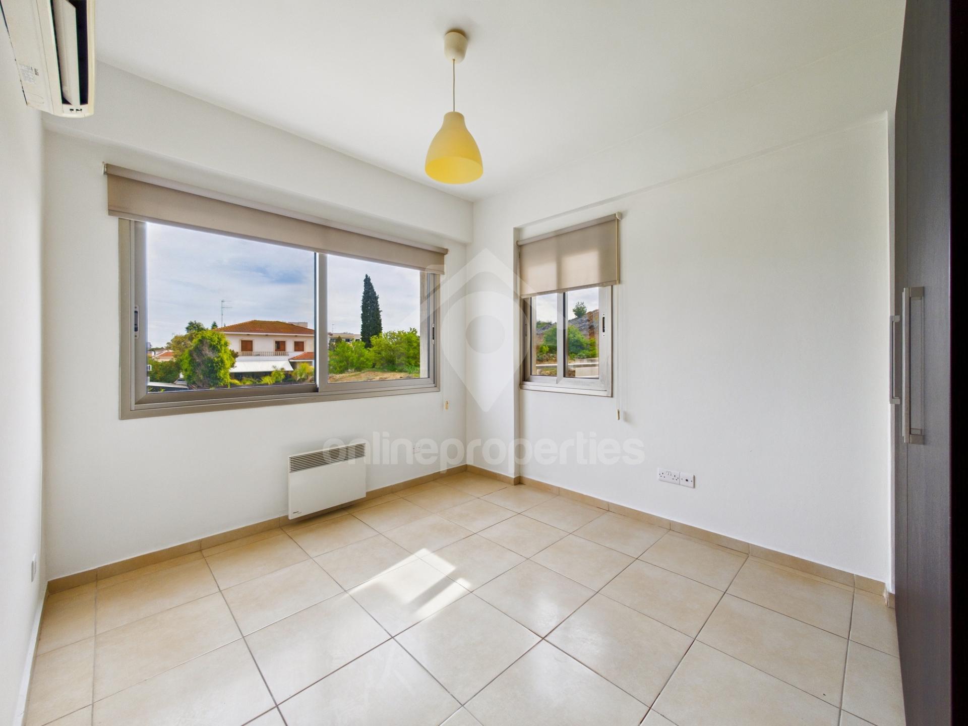 To change image, hover mouse over thumbnails below