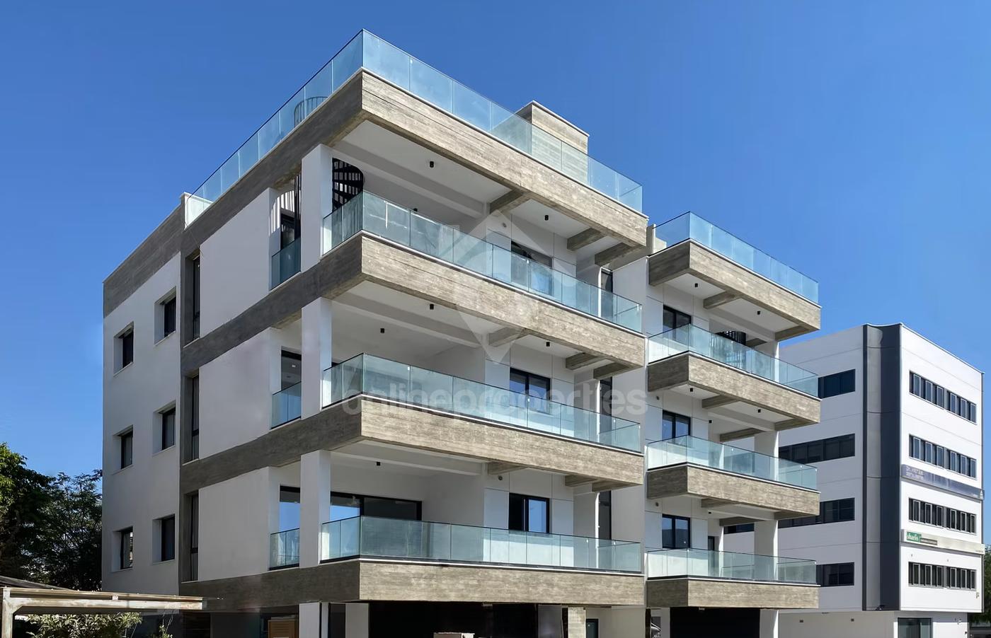 To change image, hover mouse over thumbnails below