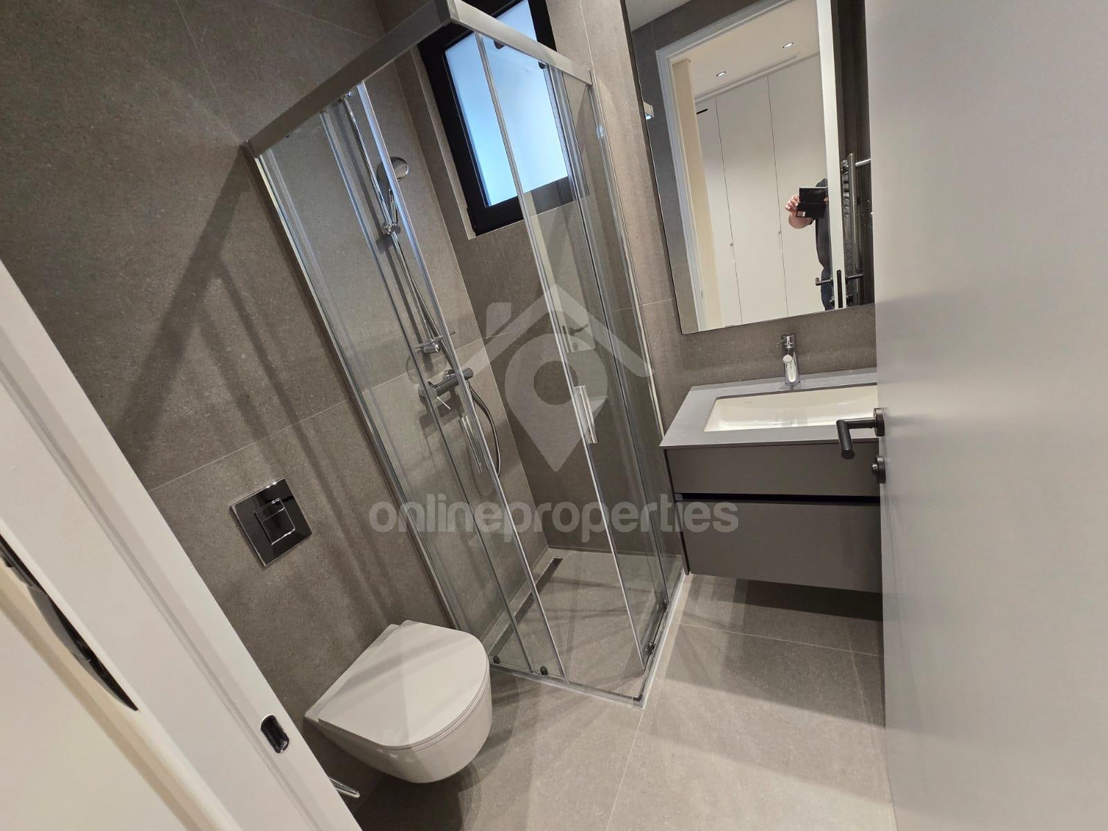 To change image, hover mouse over thumbnails below