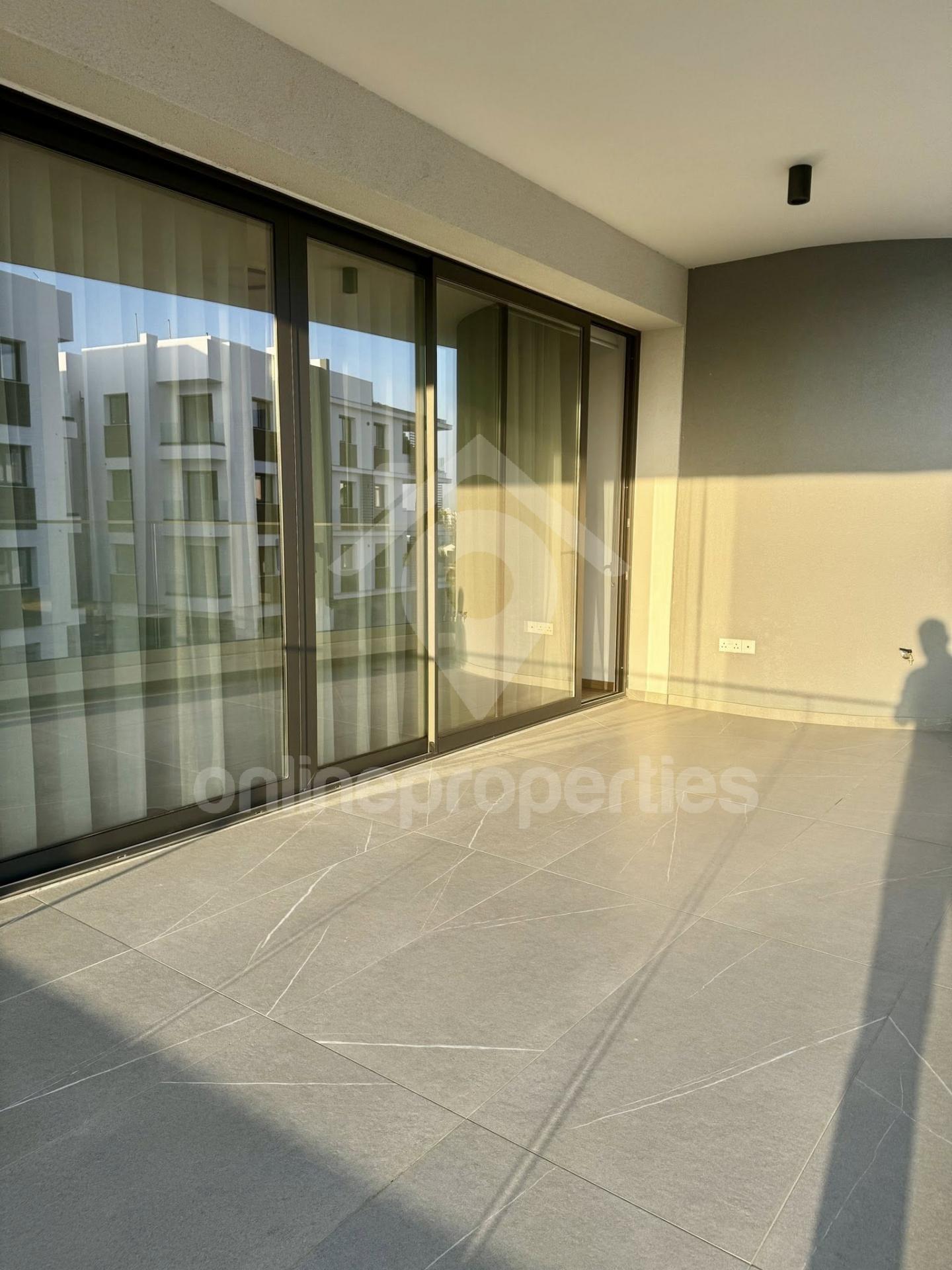 To change image, hover mouse over thumbnails below