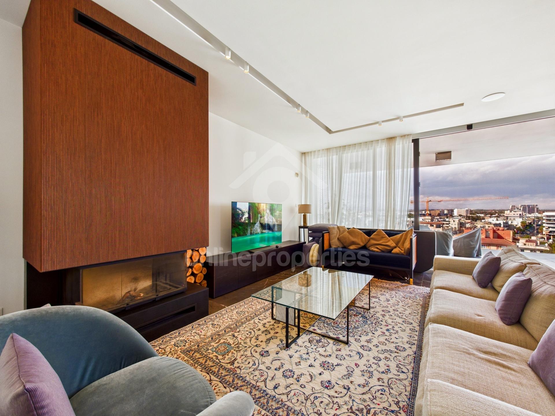 To change image, hover mouse over thumbnails below