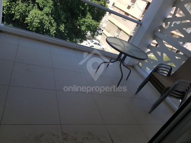 To change image, hover mouse over thumbnails below