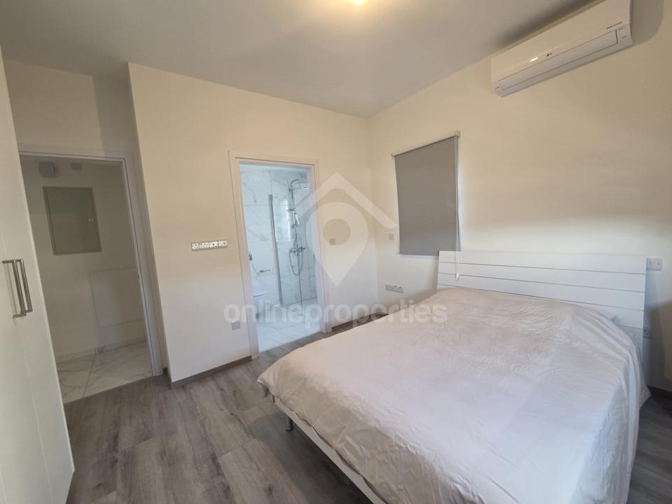 To change image, hover mouse over thumbnails below