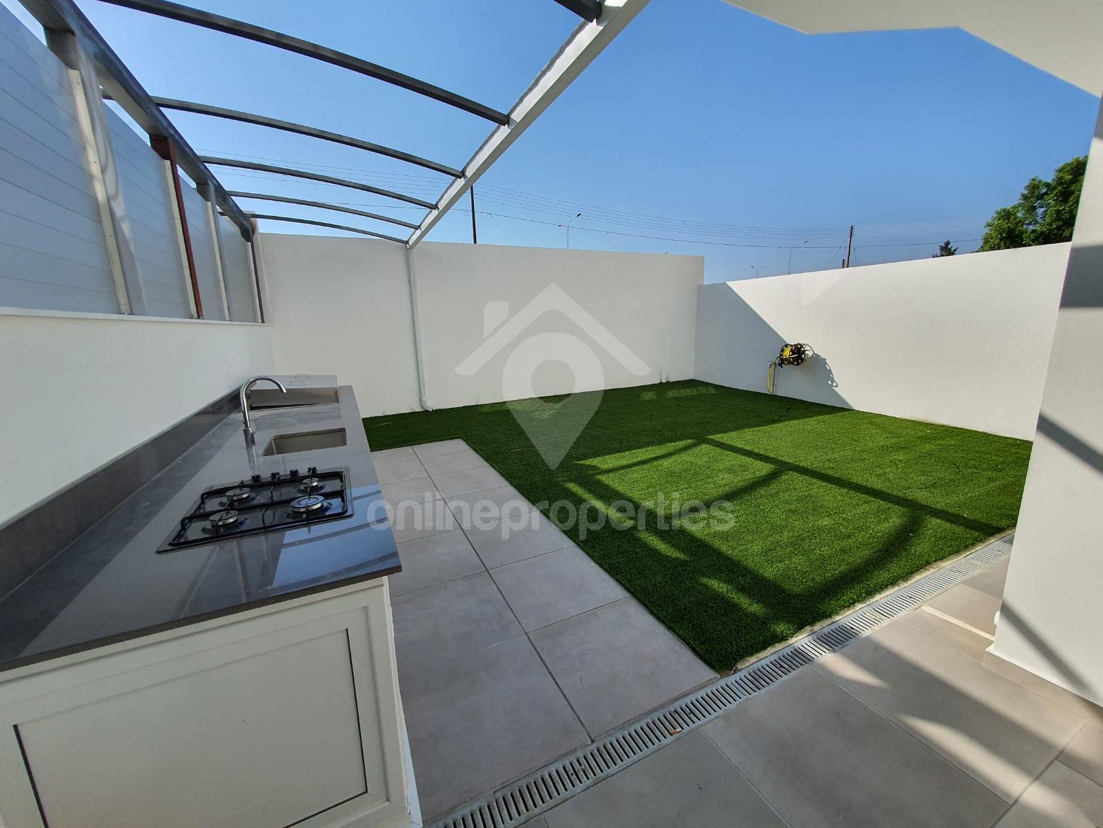 To change image, hover mouse over thumbnails below